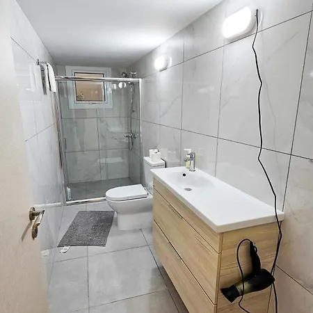 The Urban Heaven, 150m From Chabad Lubavitch Апартаменты Ларнака